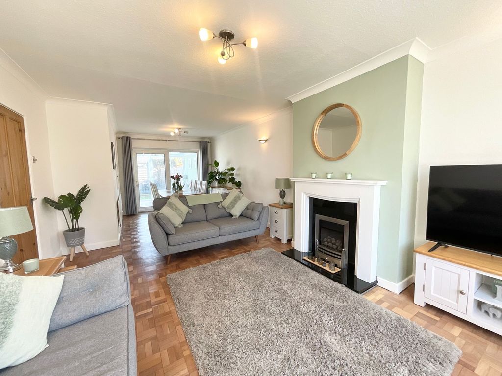 Property photo 2 of 25