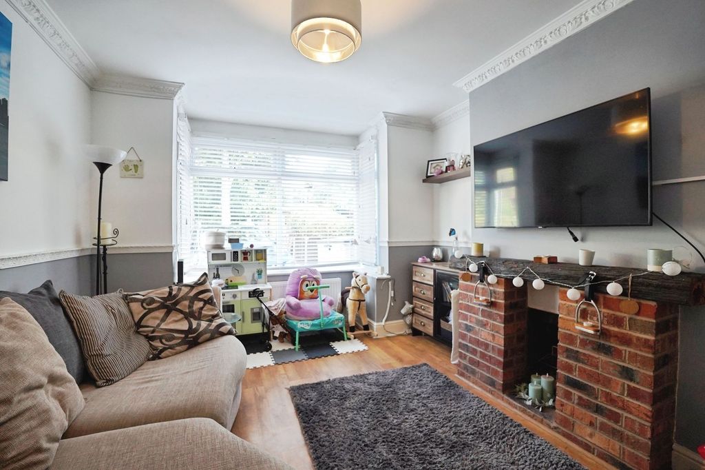 Property photo 2 of 13