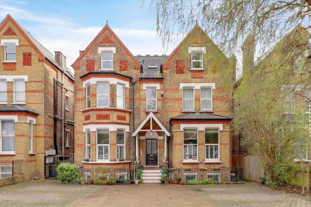 Property photo 2 of 12 01-5097Decluttered-1773750181451-Medium.Jpeg