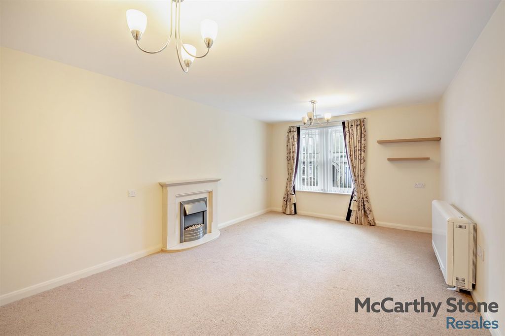 Property photo 2 of 27 8673259-Interior20-800.Jpg