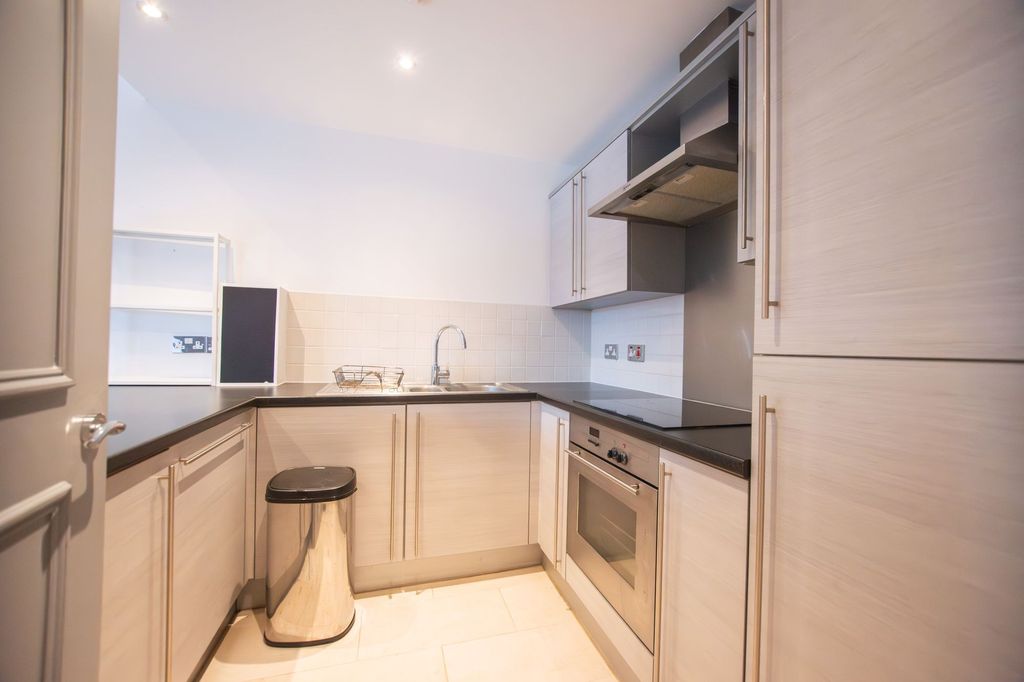 Property photo 3 of 26 Kitchen