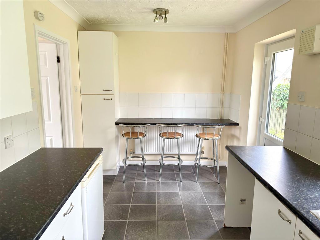 Property photo 3 of 11 Breakfast Area.Jpg
