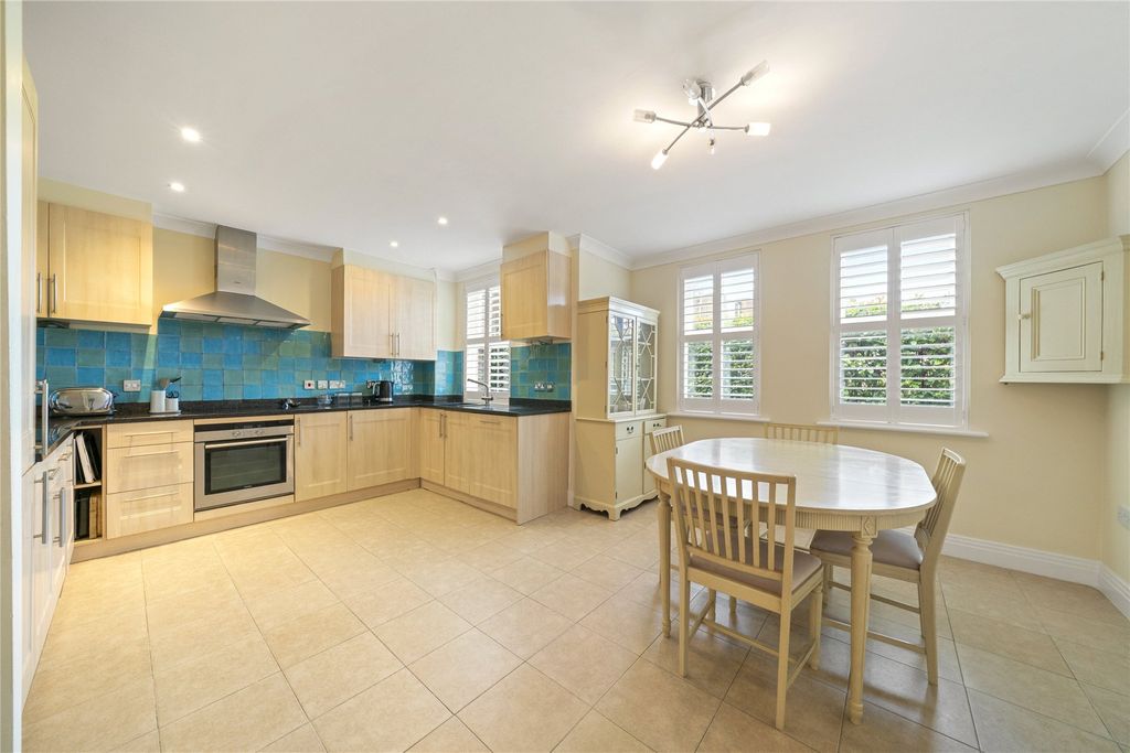 Property photo 3 of 14 Picture No. 18