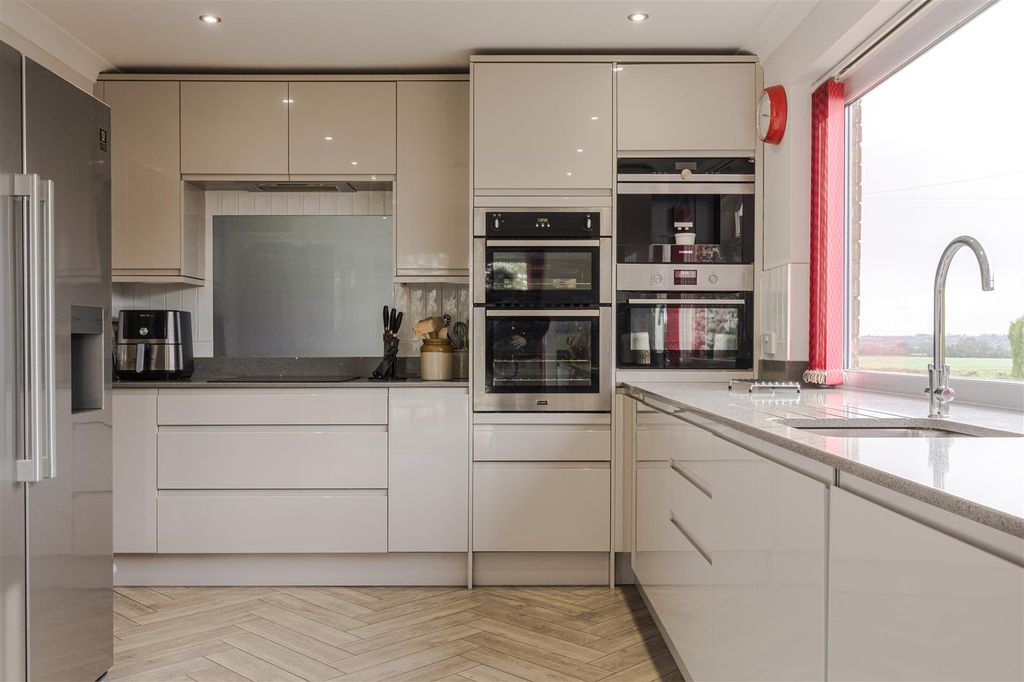 Property photo 2 of 32 Kitchen