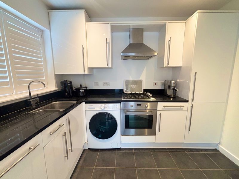 Property photo 3 of 9 Photo 5