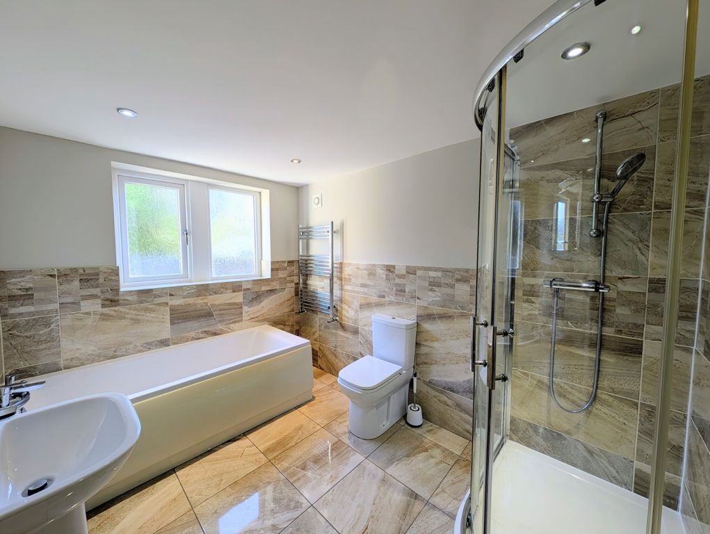 Property photo 2 of 33 Picture No. 15