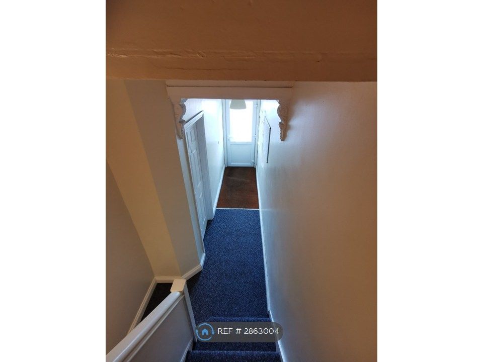 Property photo 2 of 31 Hallway Ground Floor