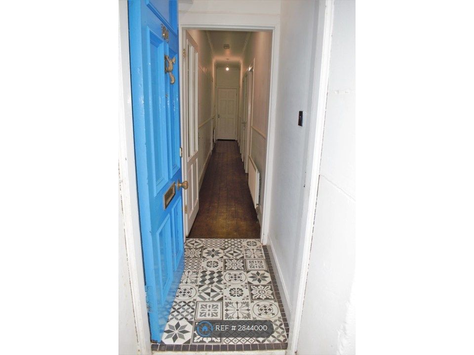 Property photo 2 of 13 Enterance