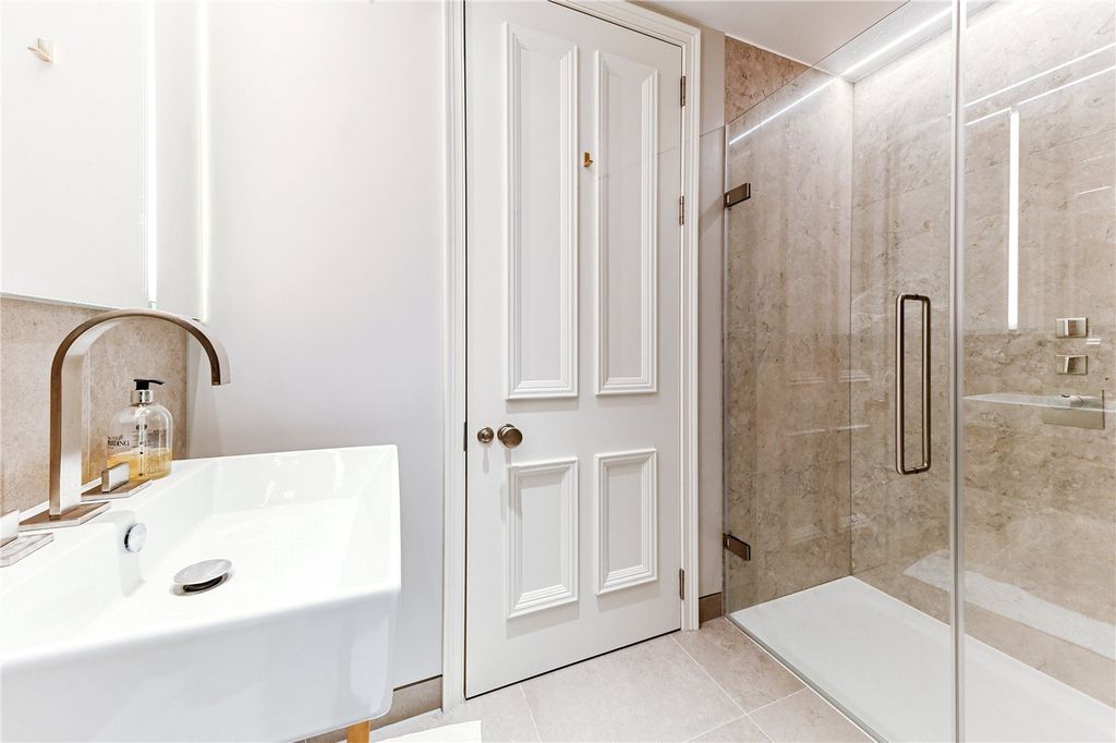 Property photo 3 of 15 Picture No. 04