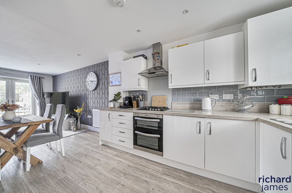 Property photo 3 of 18 3c284Ec720A04Bb5Bc8B2B99A322A813