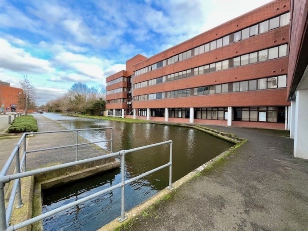 Property photo 1 of 8