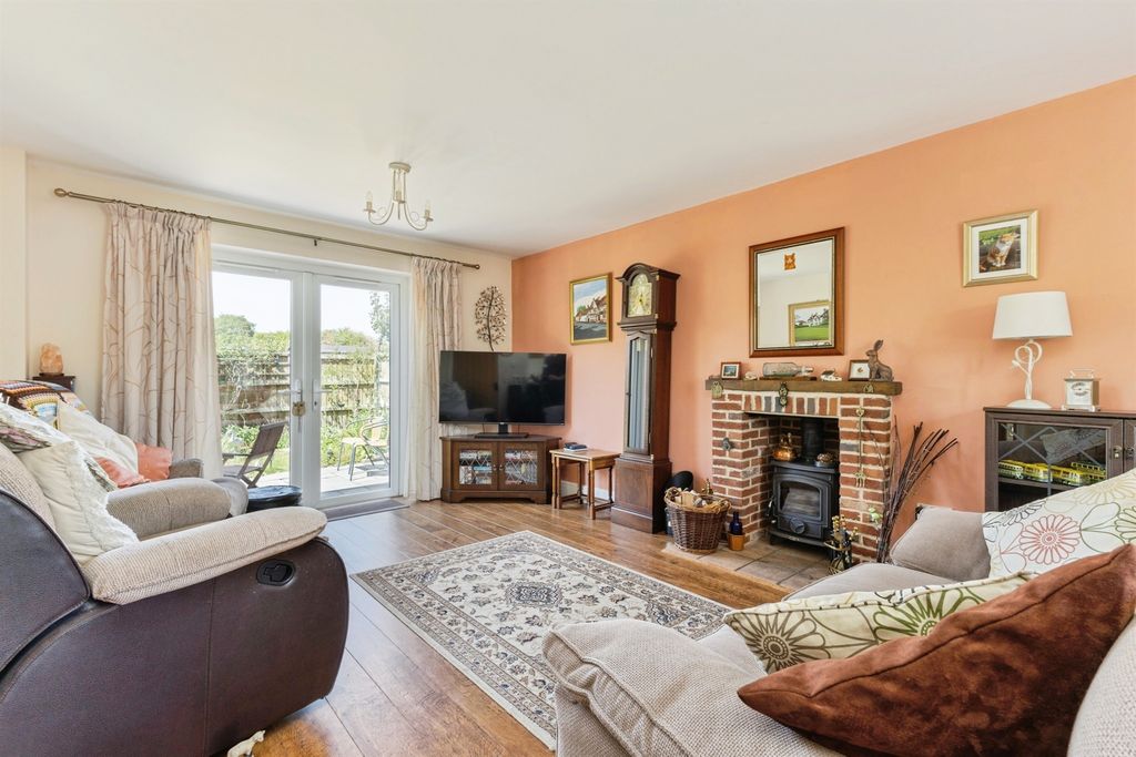 Property photo 2 of 18
