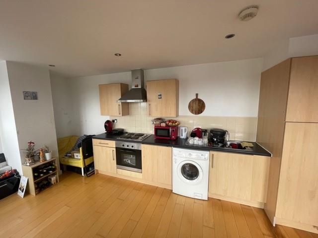 Property photo 3 of 8 Kitchen