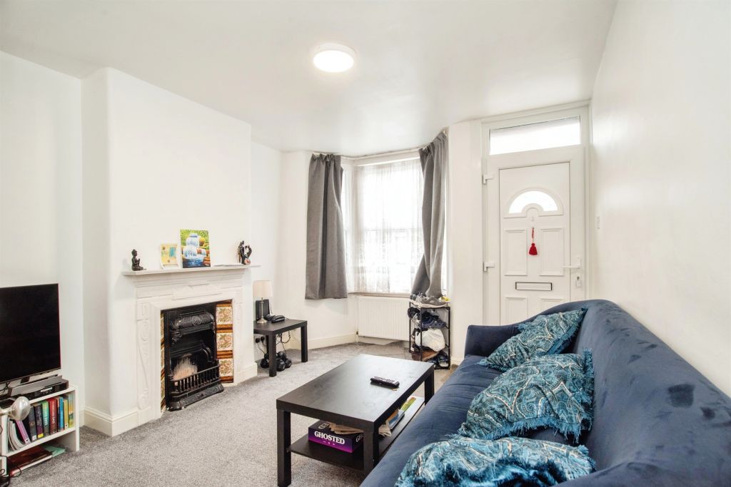 Property photo 2 of 17