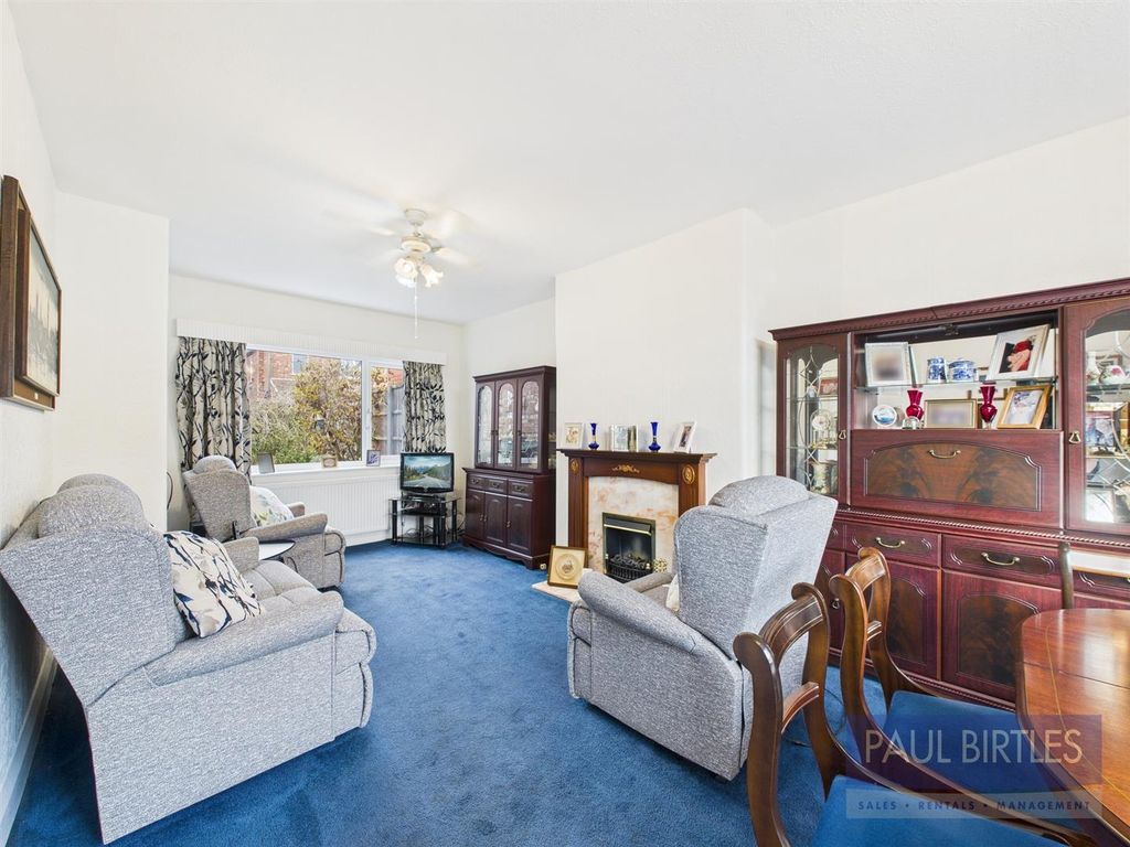 Property photo 3 of 19 Cam04378G0-Pr0273-Still022.Jpg