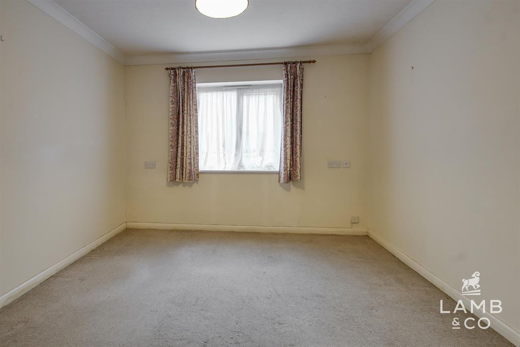 Property photo 2 of 7 Lounge