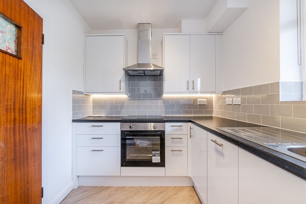 Property photo 3 of 11 5-Brecon-House-005