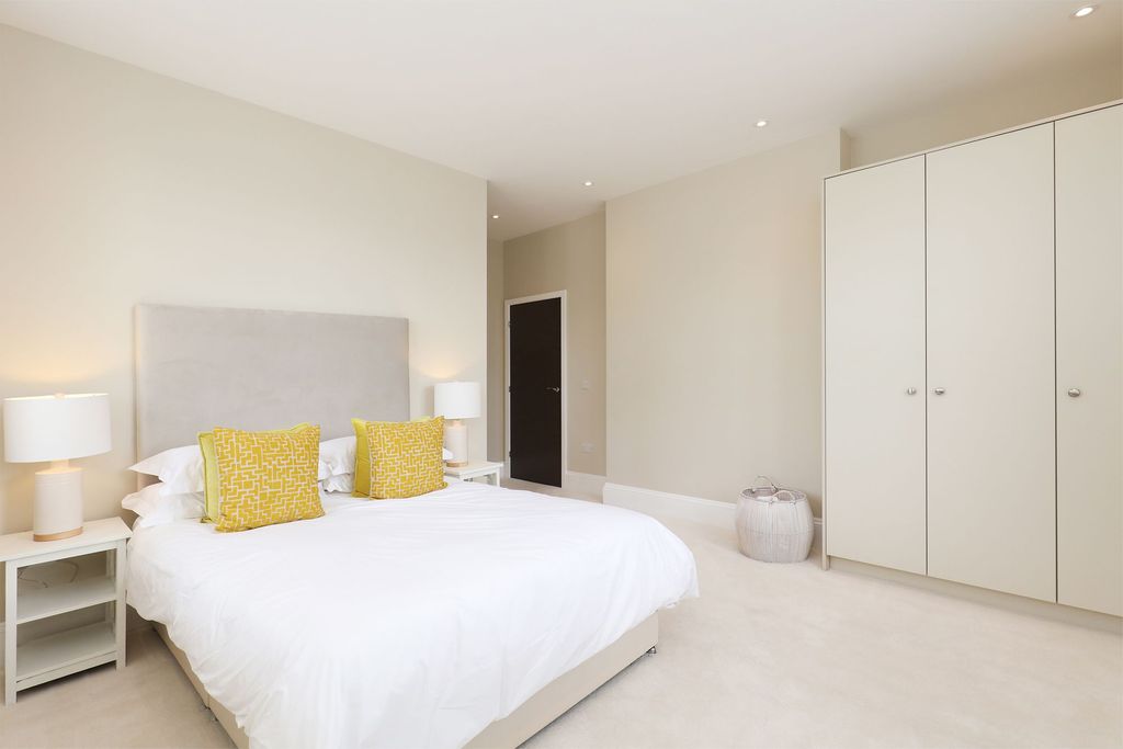 Property photo 3 of 26