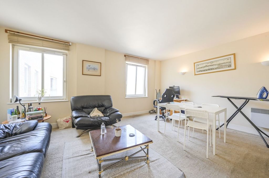 Property photo 1 of 6