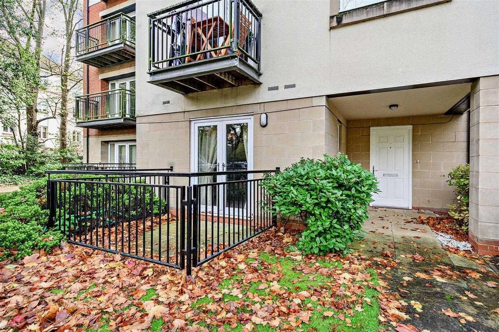 Property photo 2 of 29
