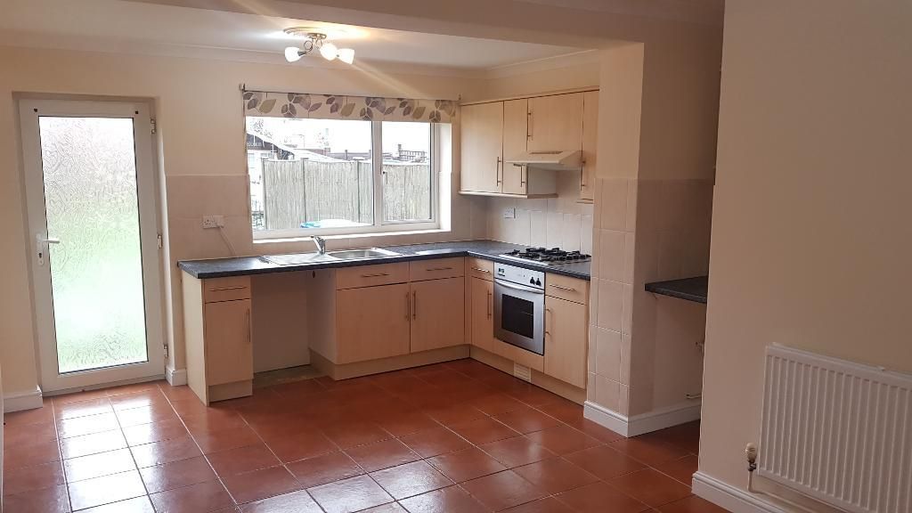 Property photo 1 of 8 Kitchen