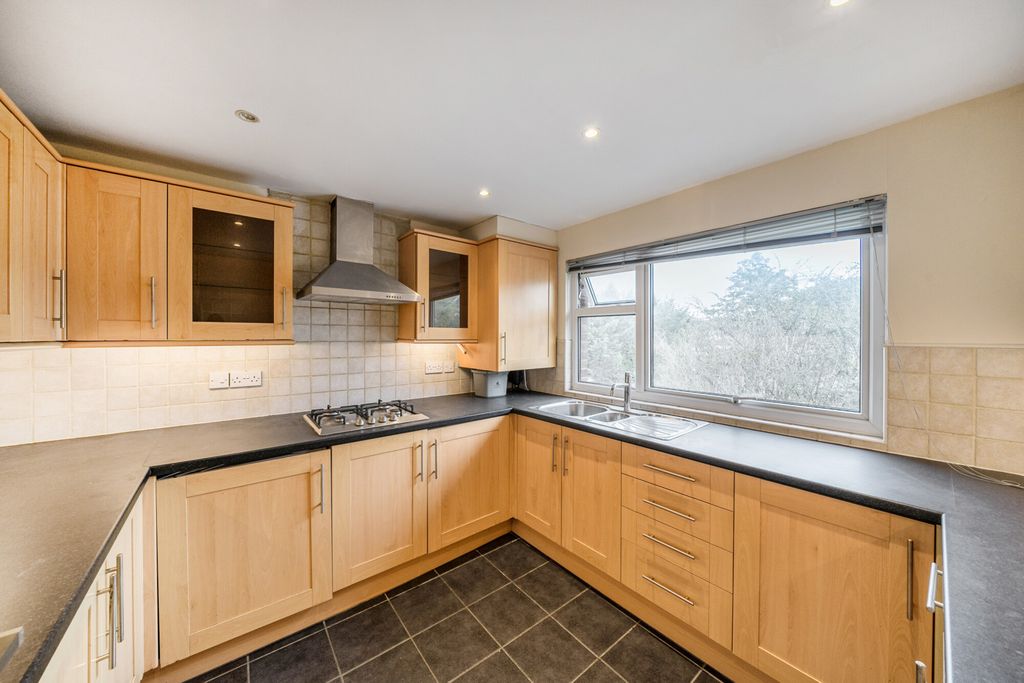 Property photo 3 of 19 1362088-4-68Dcef2...