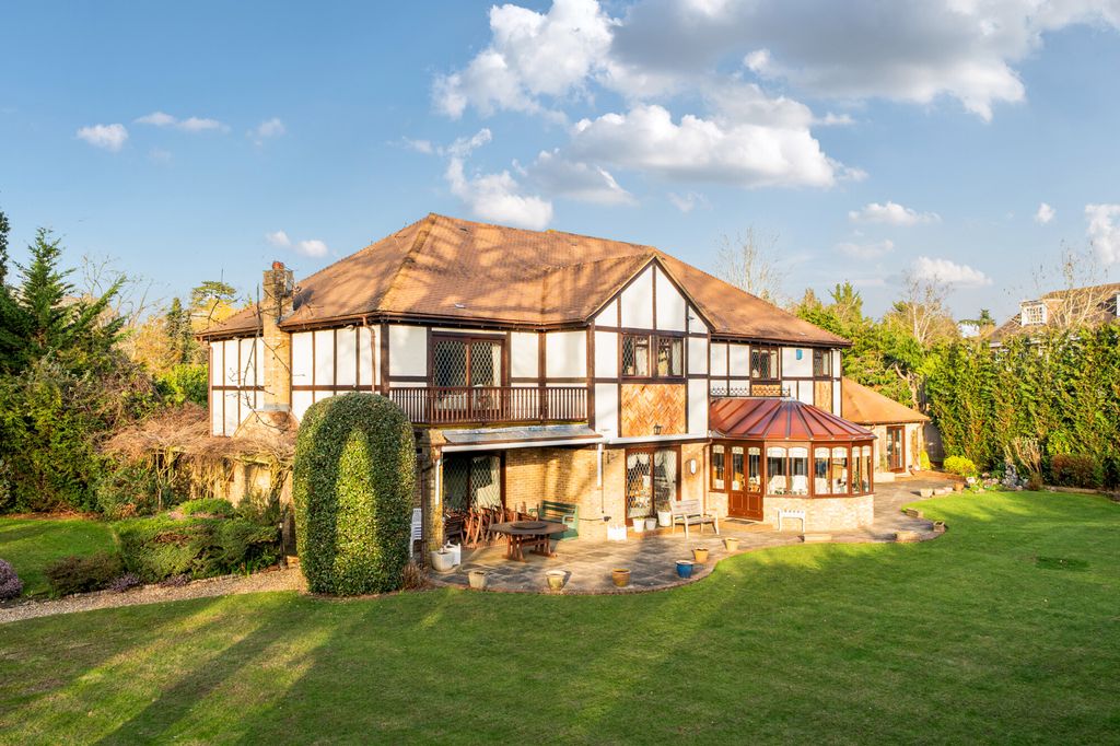 Property photo 2 of 19