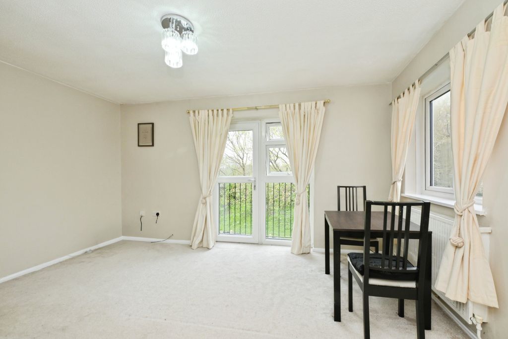 Property photo 3 of 20