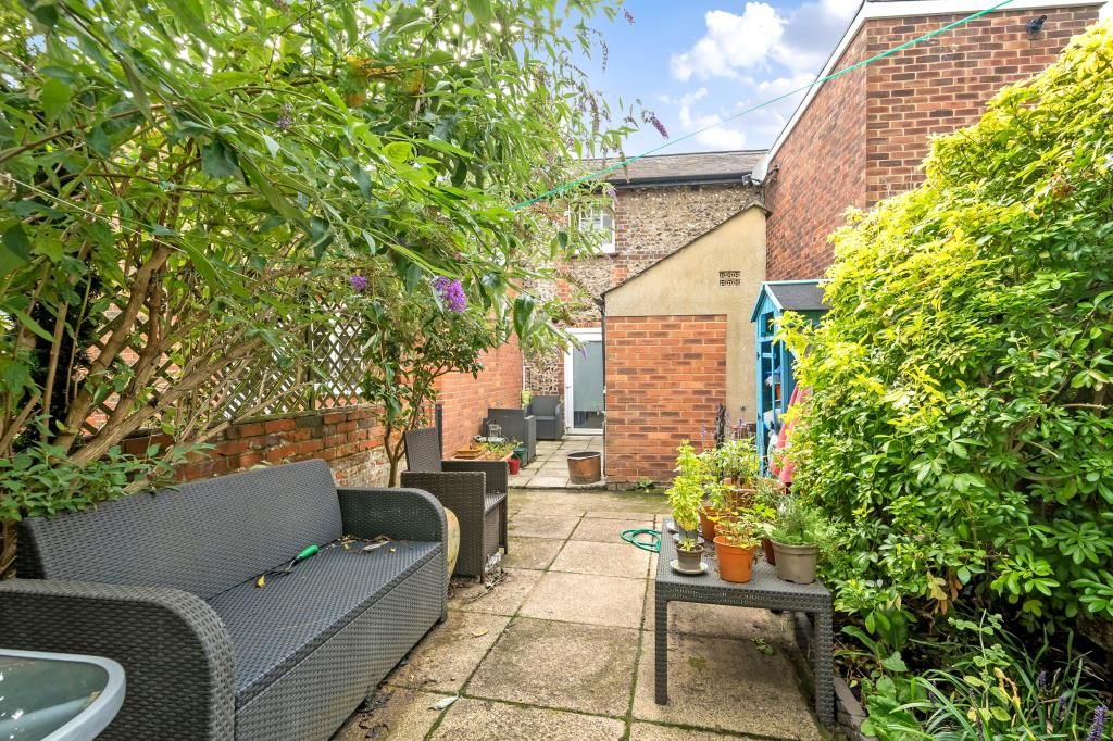 Property photo 2 of 11 Garden