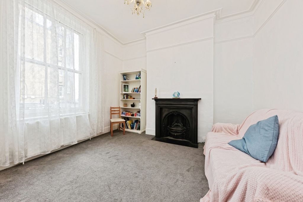 Property photo 3 of 25 Pbox-Img.Jpg
