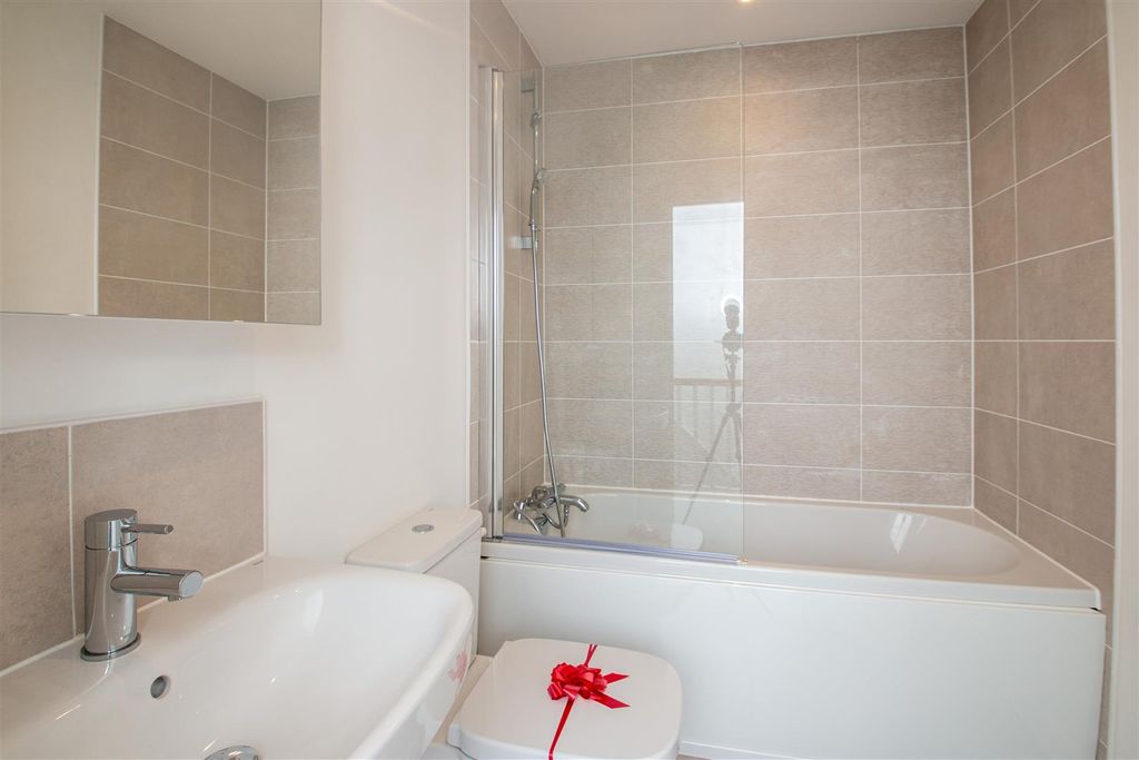 Property photo 3 of 11 6Derby_7.Jpg