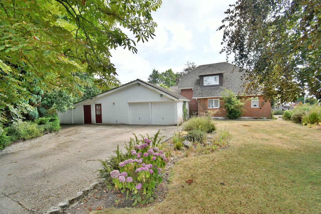 Property photo 3 of 25