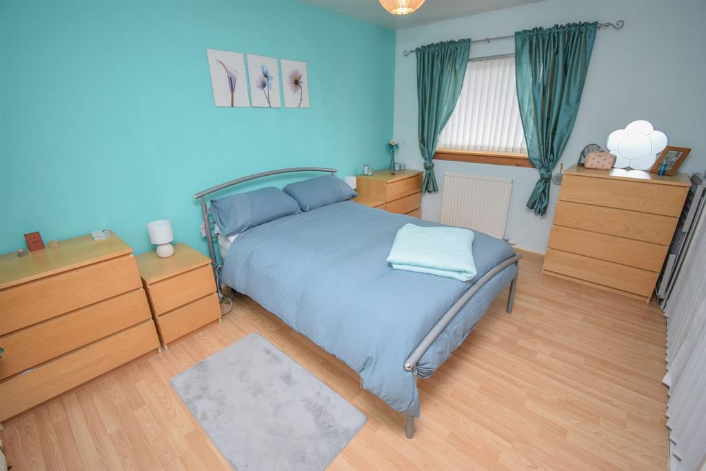 Property photo 2 of 17 Bedroom One-2..Jpg