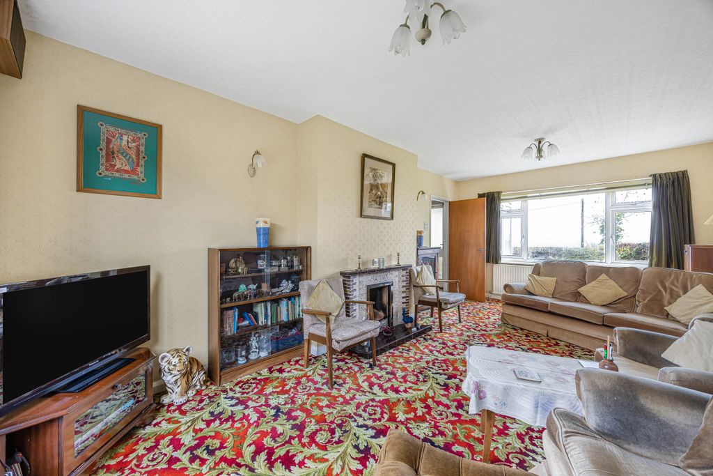 Property photo 2 of 28 Living Room