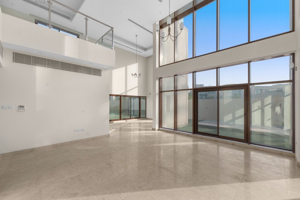 Property photo 3 of 35