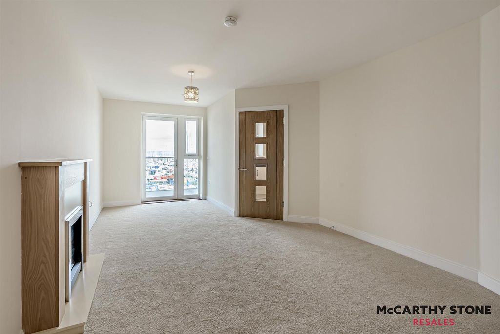 Property photo 2 of 7 8611719-Interior14-800.Jpg