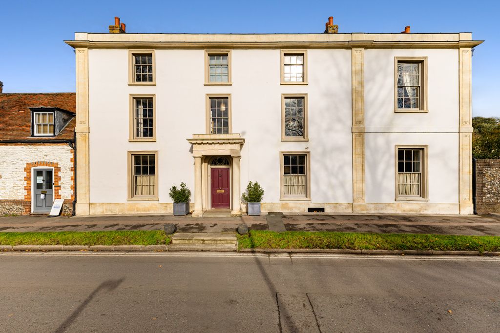 Property photo 1 of 25