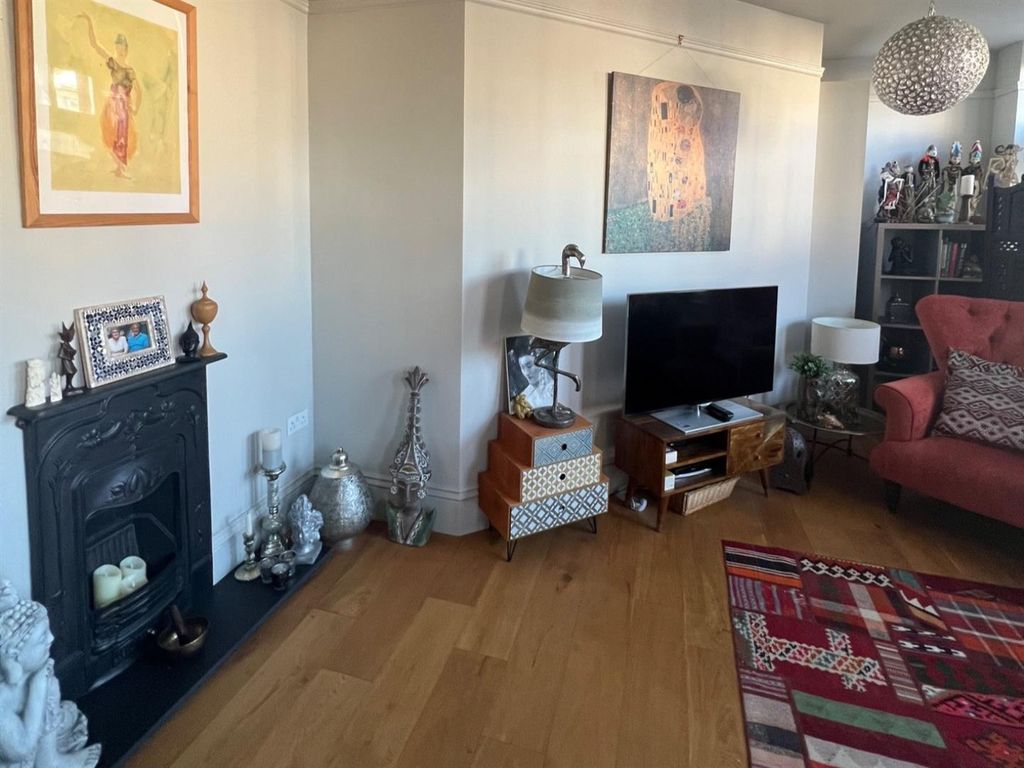 Property photo 3 of 9 3 Old liv.Jpeg