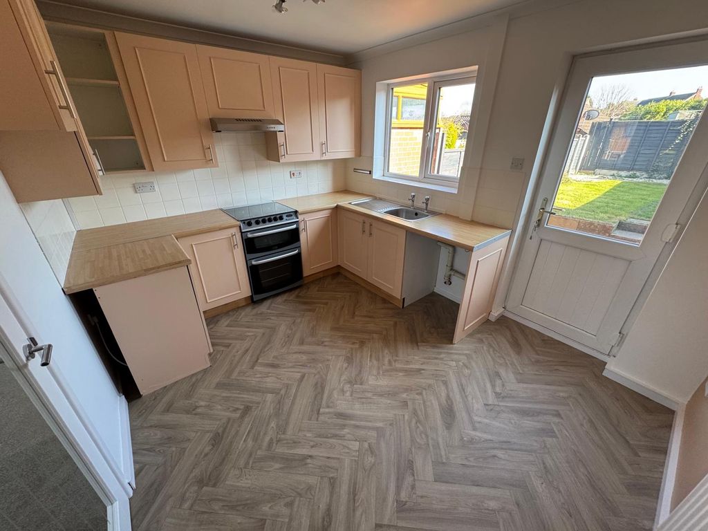 Property photo 2 of 17 Image