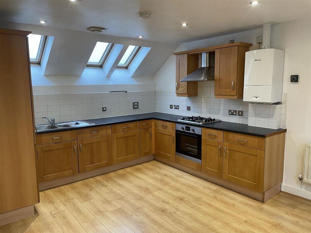 Property photo 3 of 9 Kitchen