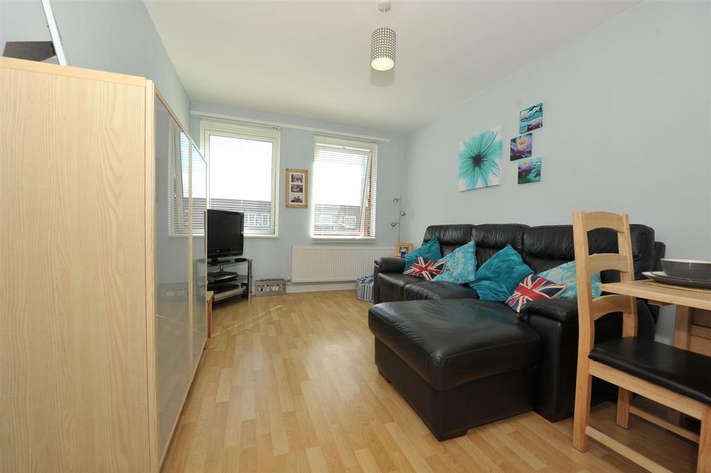 Property photo 2 of 7