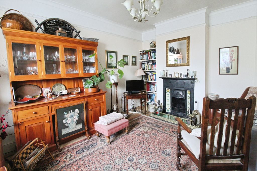 Property photo 2 of 7 Lounge