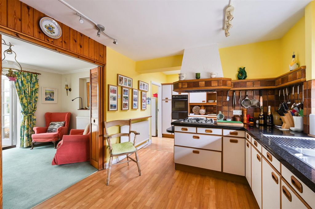 Property photo 2 of 29 South Hatch- (14).Jpg