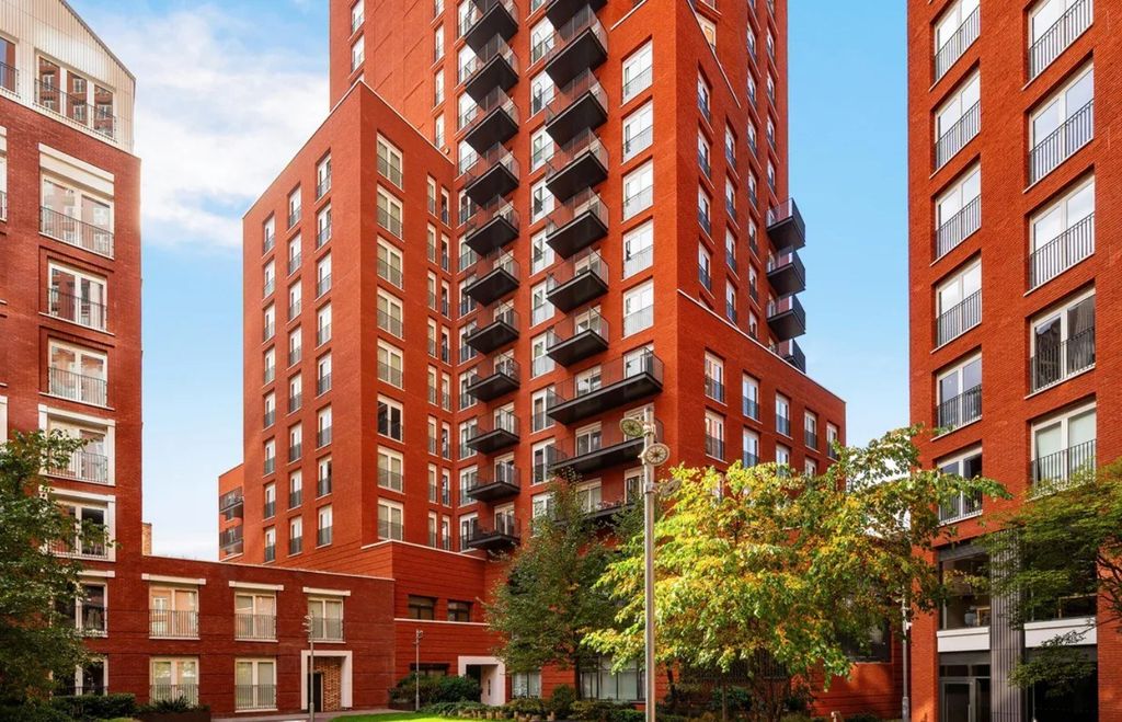 Property photo 1 of 7 Set On The 8th Floor Of Keybridge Tower-Part Of The Landmark Keybridge Development In Vauxhall-This Beautifully Finished Two-Bedroom, Two-Bathroom Apartment Offers Stylish Modern Living With Sweeping Views Across London. Combining Contemporary Design With
