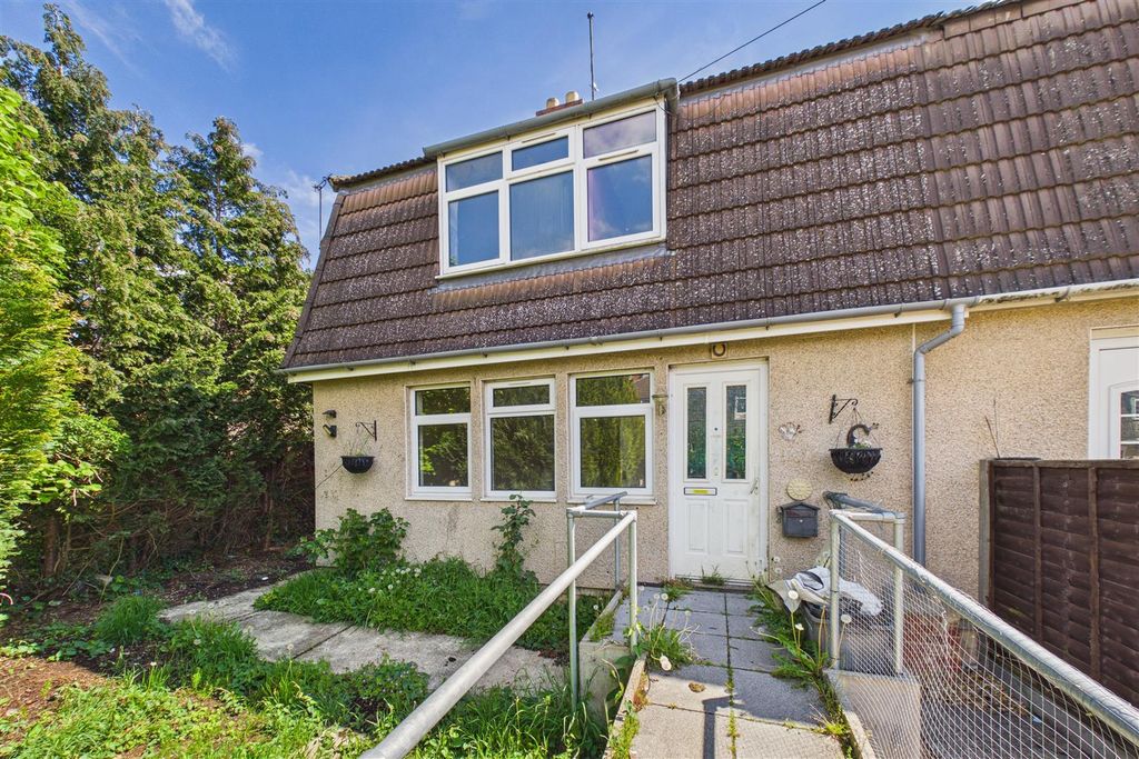 Property photo 3 of 34 5 Macarthur Road, Northleach, Cheltenham Gl54 3Hs