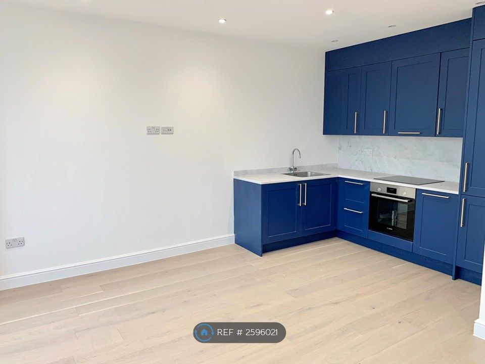Property photo 2 of 12 Kitchen
