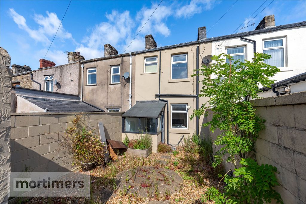 Property photo 3 of 16 Picture No. 17