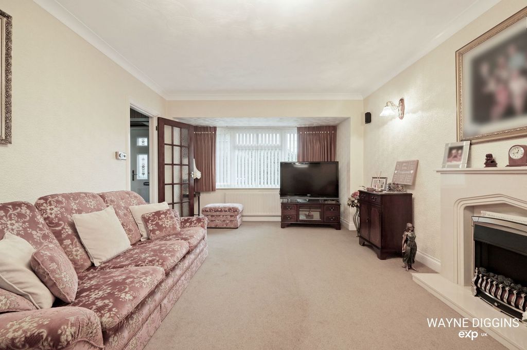 Property photo 3 of 34