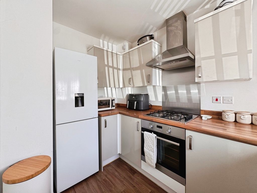 Property photo 2 of 14 5372934