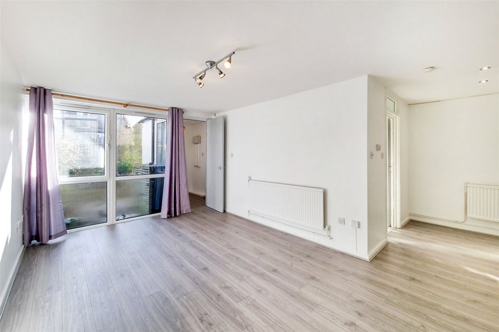 Property photo 1 of 17 Picture No. 08